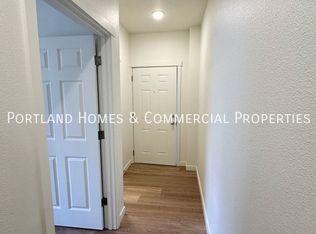 22025 NE Halsey St BUILDING C-208, Fairview, OR 97024