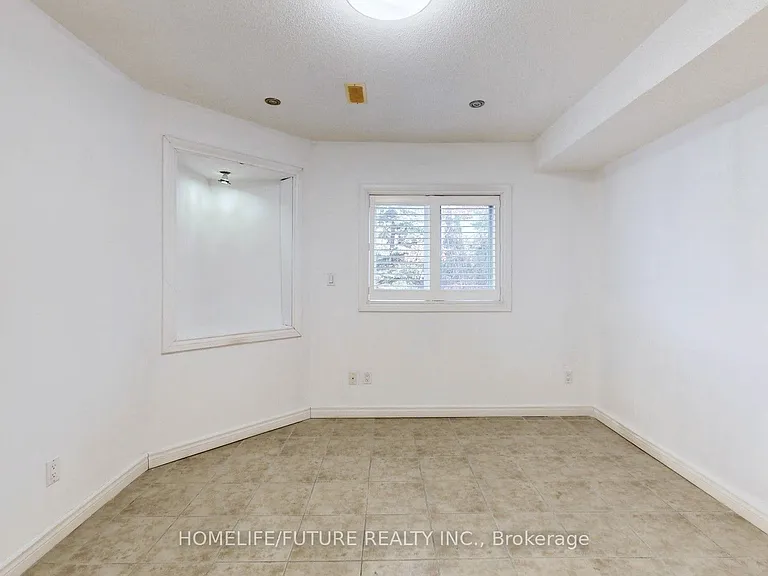 75 Silver Rose Cres #BASEMENT — Photo 8
