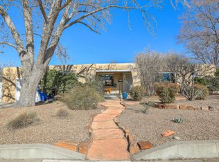 706 Amherst Dr SE, Albuquerque, NM 87106