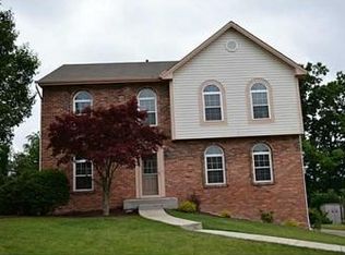 305 Farmcrest Dr, Oakdale, PA 15071