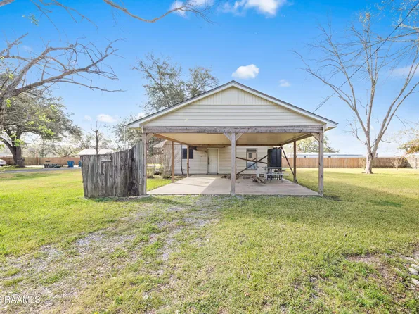 1008 Dupuis St, Breaux Bridge, LA 70517