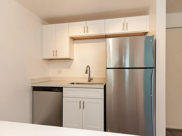 Hillcourt Apartments — Photo 24