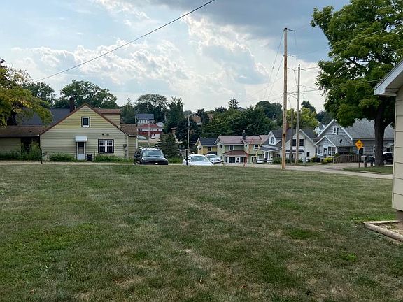 2nd image of 1635 Alta Vista St