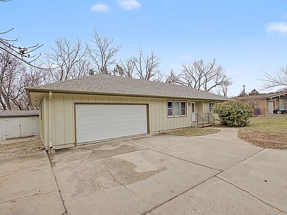 2nd image of 2817 Arbor Dr