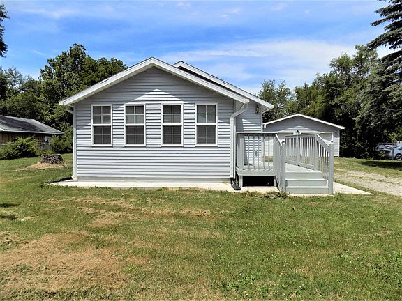 2nd image of 26495 Lakeview Dr