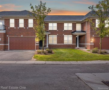 7382 Gateway Dr, West Bloomfield, MI, 48322