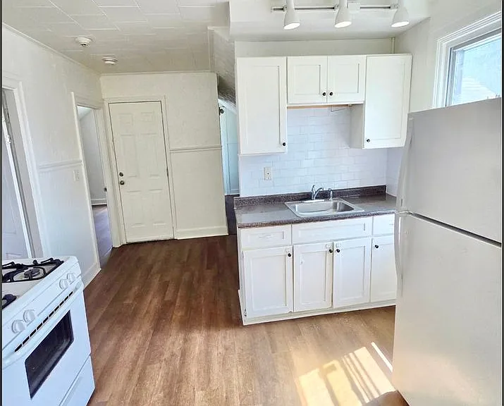 79 Hamlet Avenue — Photo 17