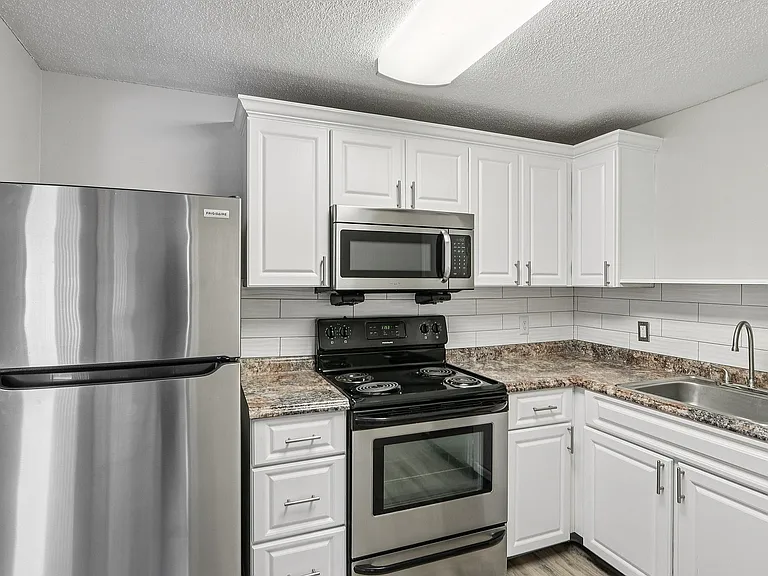 30-web-or-mls-135 Elm St 84-S0412-011