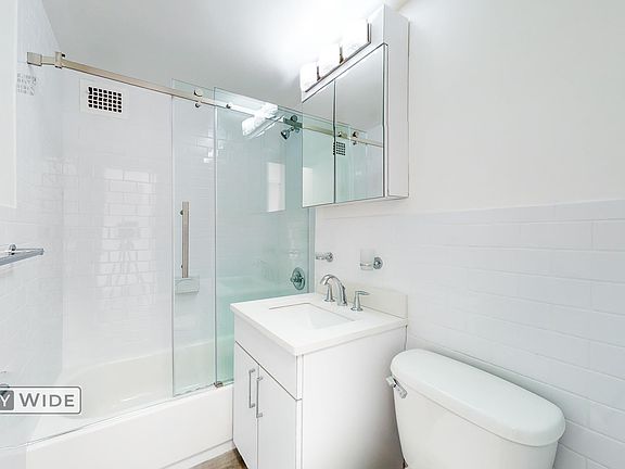 5th image of 145 E 16th St APT 6p