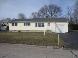 99 Pettigrew Dr, Warwick, RI 02886