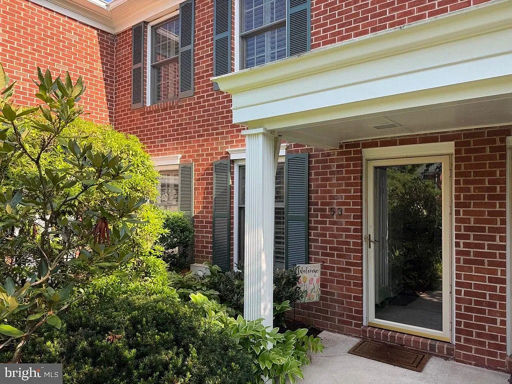 3 bed, 2.5 bath, 2680 sqft, $4,000 — Photo 4