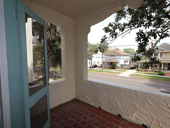 4th image of 3025 Riverside Ave
