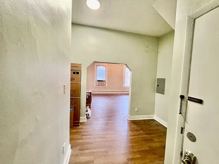 425 Walnut Street (Full Service) — Photo 7