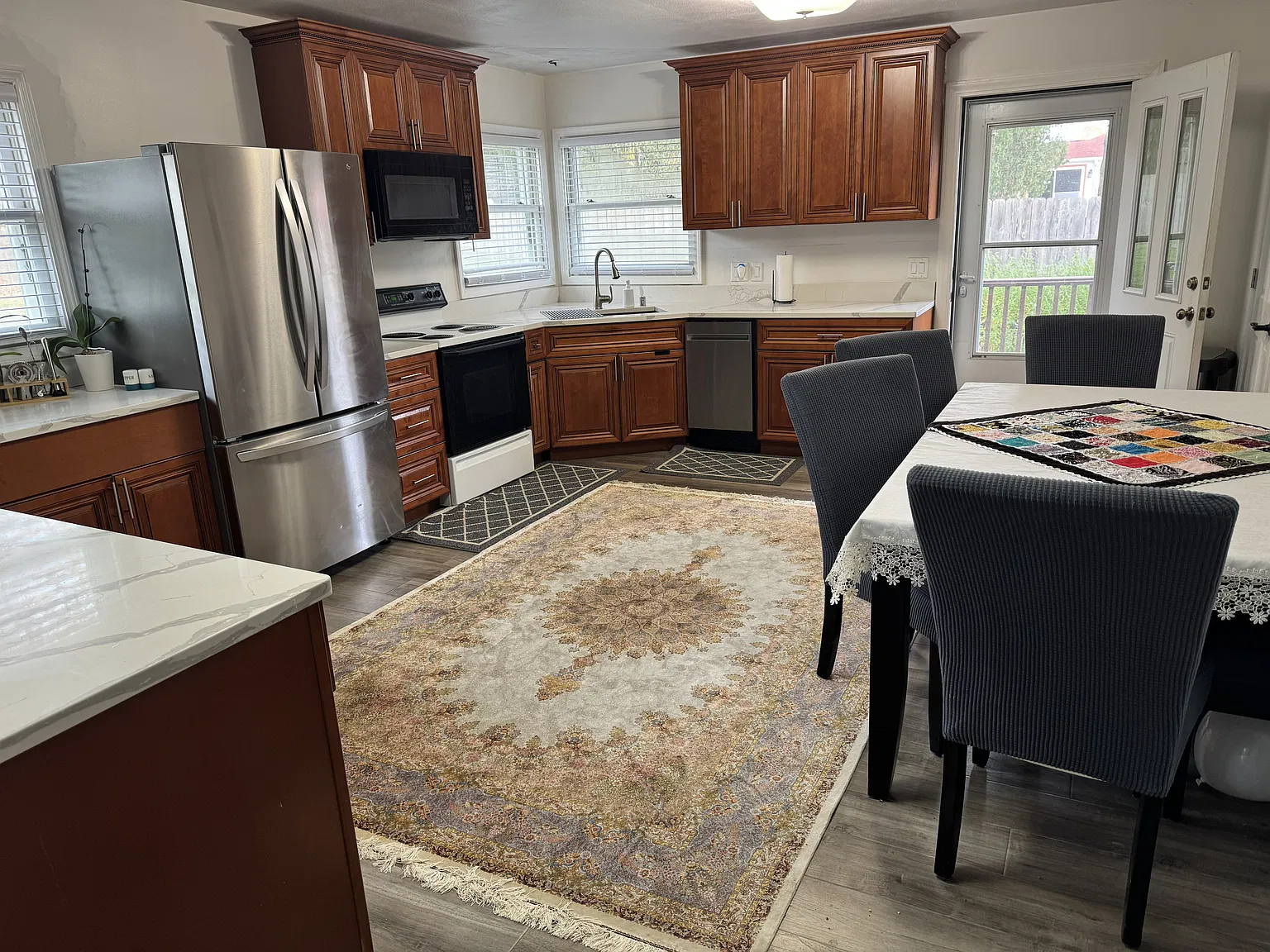 4 bed, 2250 sqft, $2,750 — Photo 2