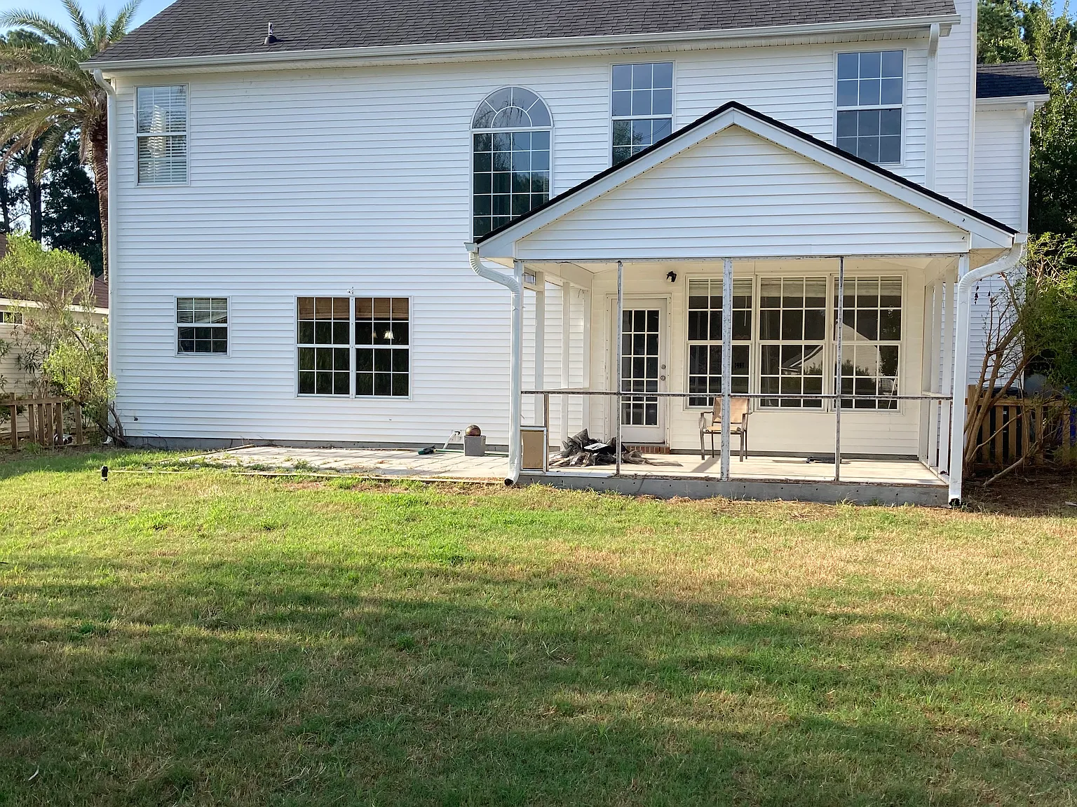 4 bed, 2.5 bath, 1914 sqft, $3,600 — Photo 2
