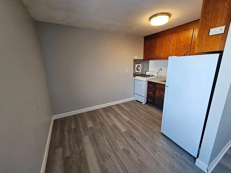435 Allen St #201 — Photo 6