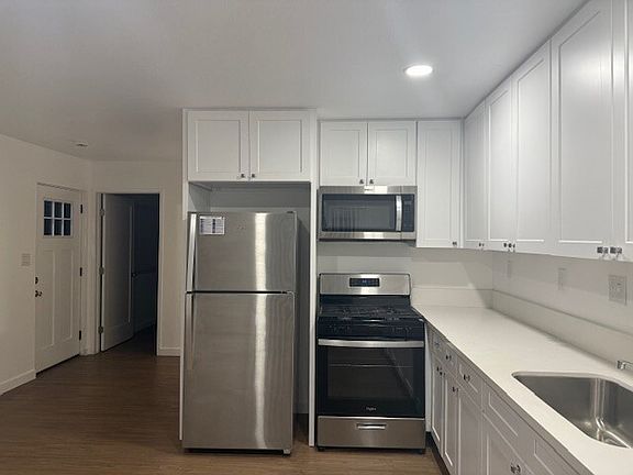 2nd image of 6614 S Main St
