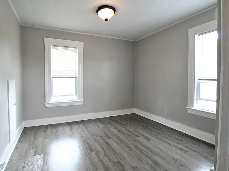 467 Hevey St #2 — Photo 8