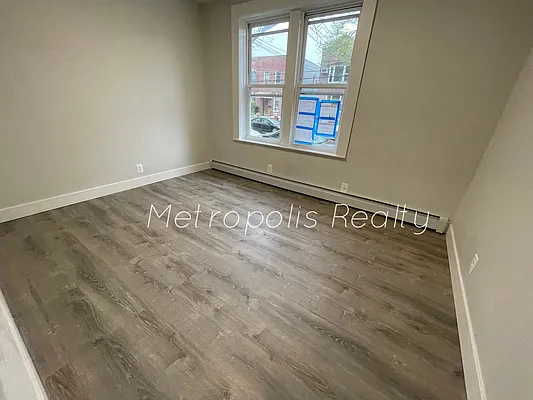 Rented by Metropolis International Realty Inc. | media 20