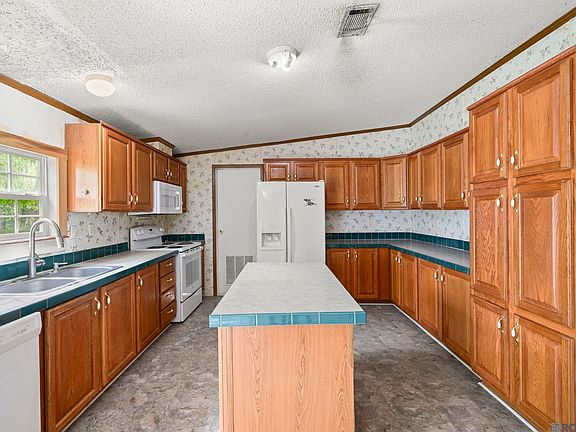 3rd image of 30740 Milton Rd