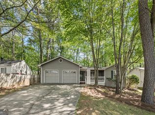 385 Lakeshore Dr, Stockbridge, GA 30281