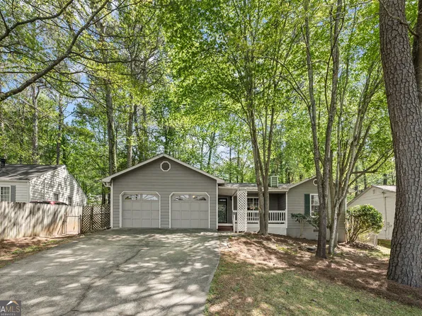 385 Lakeshore Dr, Stockbridge, GA 30281