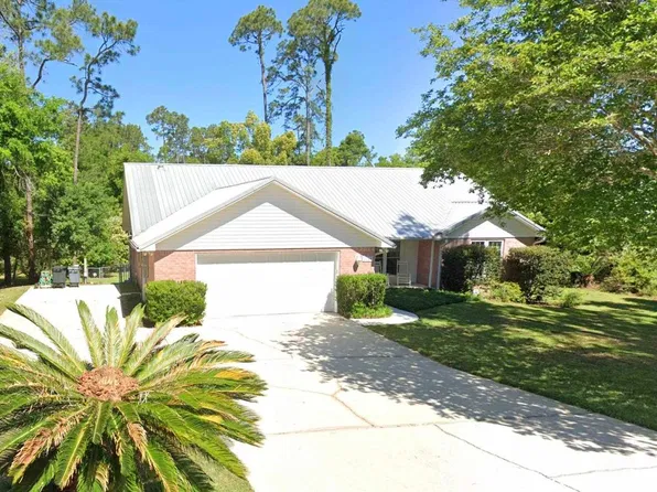 2725 Manuel Dr, Lillian, AL 36549