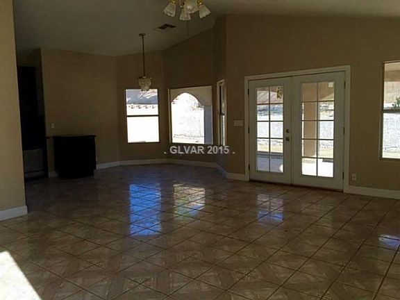 5th image of 6453 Rosemount Ave