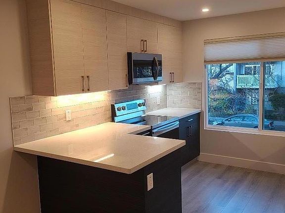 3rd image of 464 Clinton St APT 211