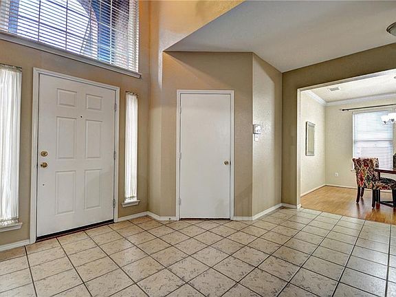 2nd image of 8454 Island Cir