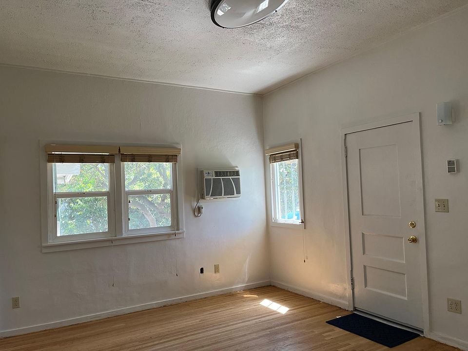 Living Rm-1