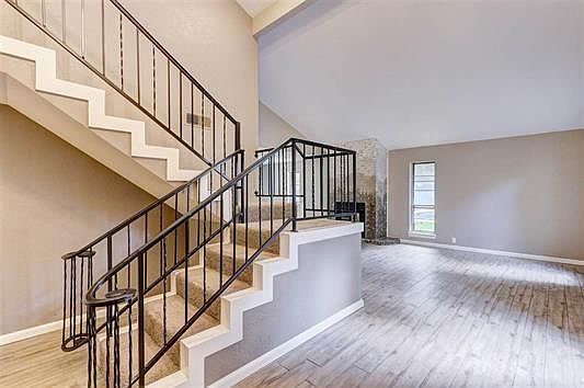 3rd image of 3020 NE Kingsbriar Dr