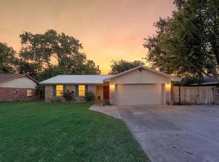 802 N Spears St, Alvarado, TX 76009