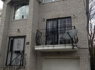 25 May St, Newark, NJ 07104