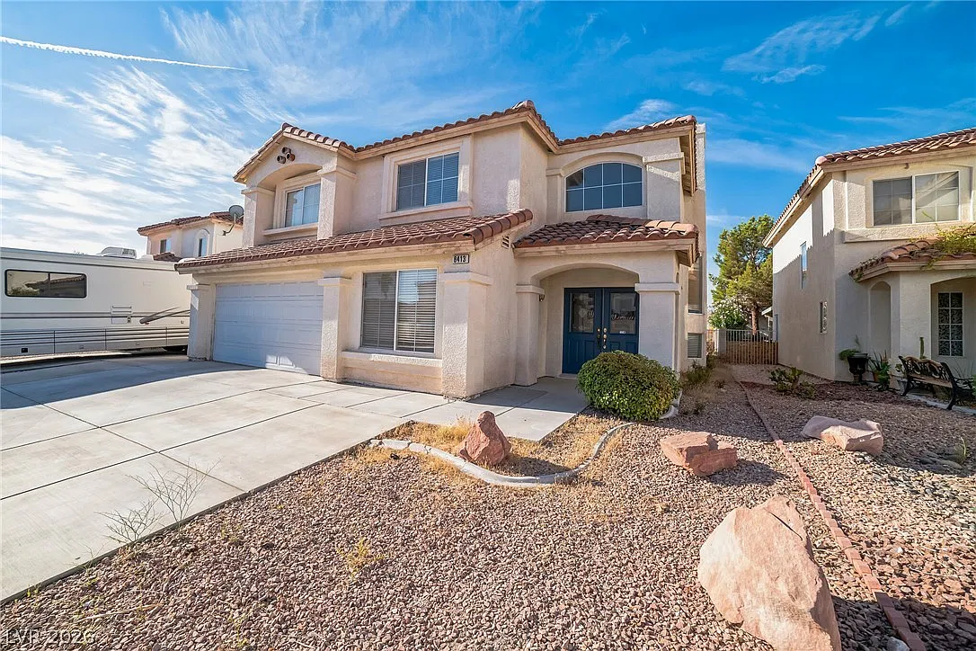 4 bed, 2.5 bath, 2702 sqft, $2,650 — Photo 1
