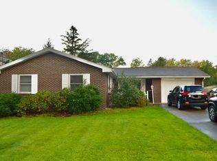 646 S 8th St, Sharpsville, PA 16150