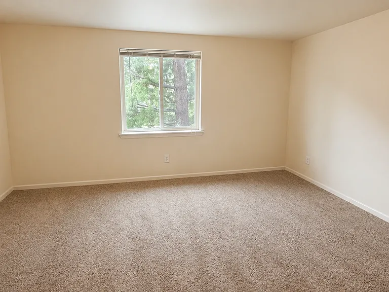 3016-3022 SW Juniper Ave — Photo 7