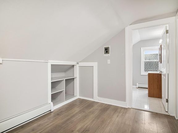 4th image of 10 Olive St Floor 2