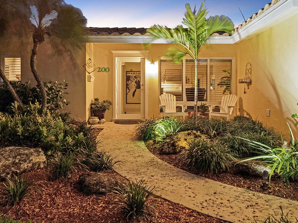 1st image of 200 SE 12th Court