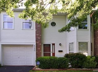 8240 Swarthmore Ct, Saint Louis, MO 63130