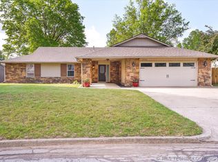 9908 E 117th Pl, Bixby, OK 74008