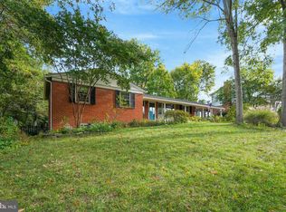 8815 Fort Dr, Manassas, VA 20110