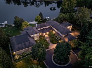 4969 Elmgate Dr, Orchard Lake, MI 48324