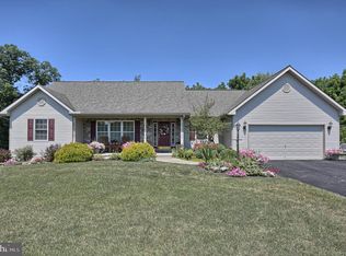 1508 Rolling Meadow Rd, Lebanon, PA 17046