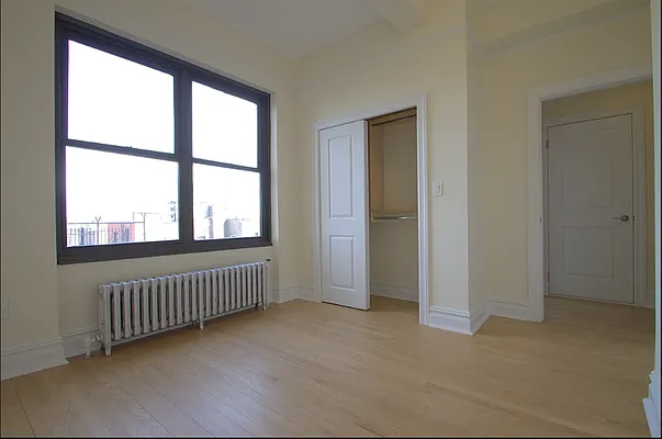 Rented by Manhattan Realty Group | media 9