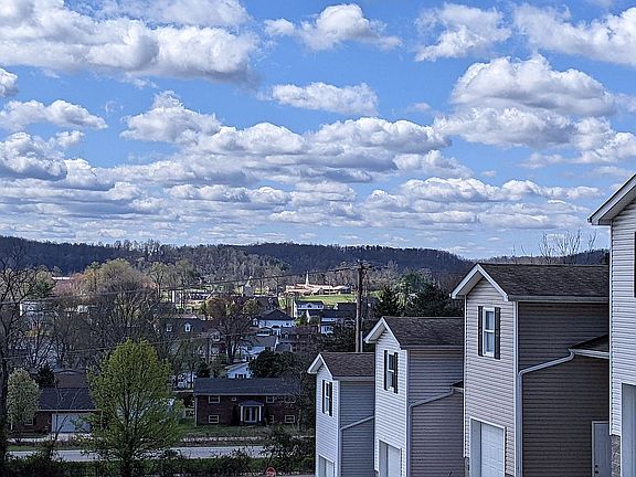 3rd image of 31 Marie Dr