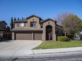 2300 Fairhaven Dr, Hollister, CA