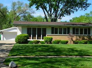 3805 Wren Ln, Rolling Meadows, IL 60008