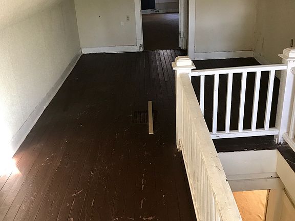 4th image of 3006 Parkwood Blvd
