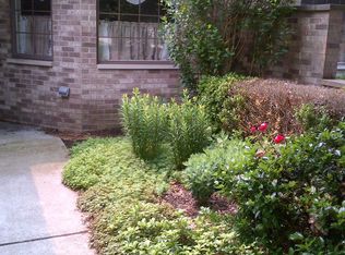 139 Laura Ln, Hobart, IN 46342